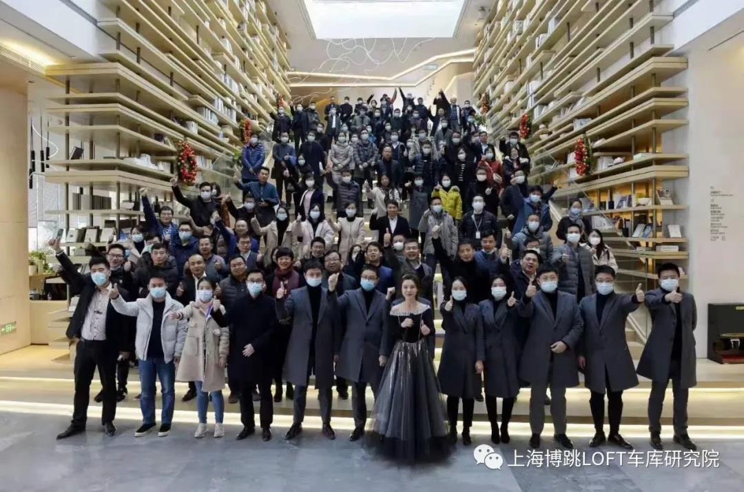 南通全国一百多人在华侨城汉口道6号参观研讨LOFT专利车库技术！